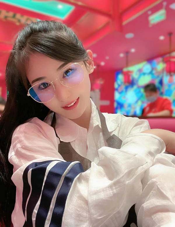 新加坡高端模特微信